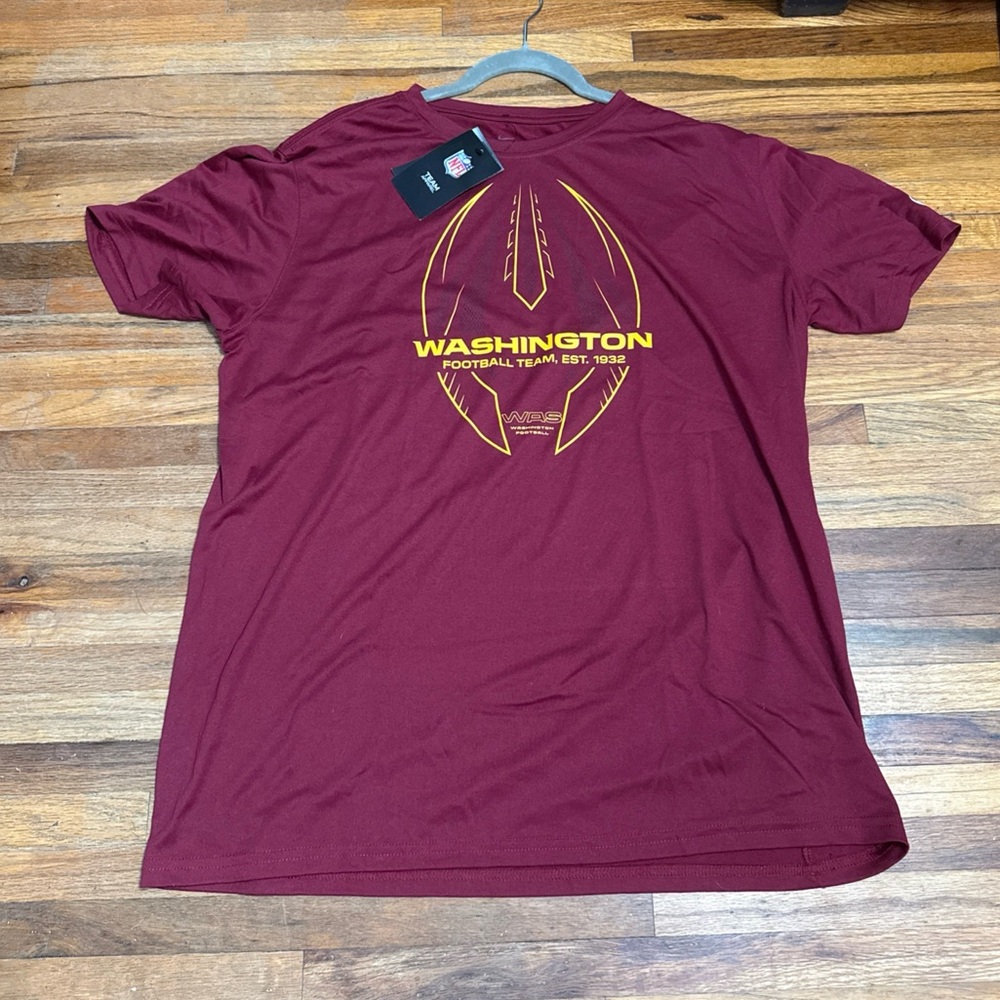 Nike NFL Washington Football Team 2017 Maroon and Gold T-Shirt New With Tags